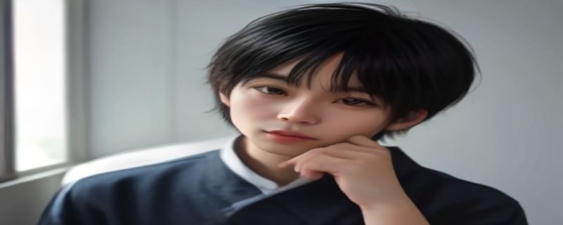 17cc官网平台首屏界面展示，墨绿金棕配色，用户在明亮屏幕前浏览17cc主界面，专业感十足